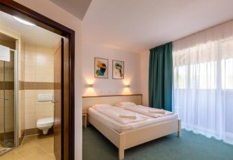 Complex Pastravaria Albota has Balcony rooms