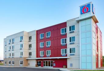 Motel 6-Swift Current, SK allows 18 year olds to book a room