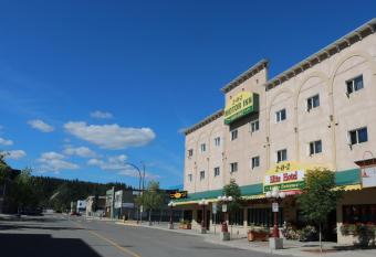 Elite Hotel  allows 18 year olds to book a room