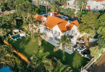 Essenwood House allows 18 year olds to book a room