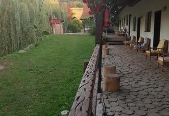 Vila Sura Razoare has Balcony rooms