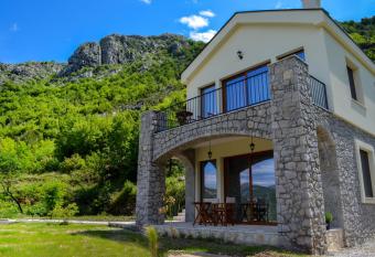 Prevalis Nature Cottage has Balcony rooms