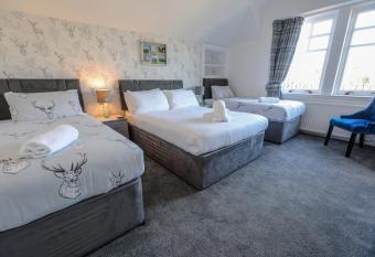 Aye Stay allows 18 year olds to book a room