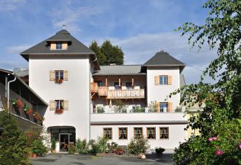 Mitschighof - Apartments und Pension - Heidis-Welt, Mitschig allows 18 year olds to book a room
