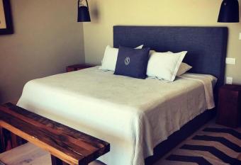 Vi  edos San Francisco has rooms with a private hot tub