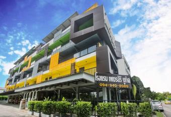 Petchsiri Room                                   has Balcony rooms