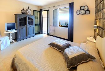 Poggio dei Gorleri has Balcony rooms