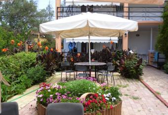 Kostas Apartments & studios has Balcony rooms