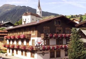 Pension Lachmayr has Balcony rooms