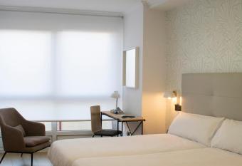 Hotel Alda Orz  n has Balcony rooms