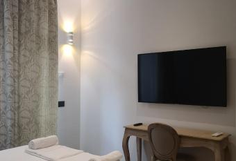 Apartments For You has rooms with a private hot tub