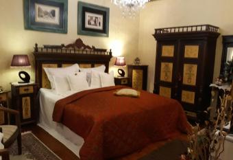 Casa Cositorarului Boutique Pension has Balcony rooms