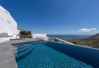 Delilah Villa by Senses Collection allows 18 year olds to book a room