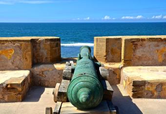 2 bedrooms appartement with city view enclosed garden and wifi at Sale 3 km away from the beach has Smoking rooms