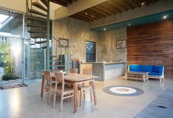 LJ Villa allows 18 year olds to book a room