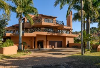 San Lameer Villa - 14014 - Five bedroom Luxury - 10 pax - San Lameer Rental Agency has Balcony rooms