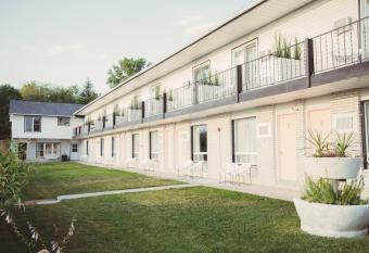 The June Motel has Balcony rooms
