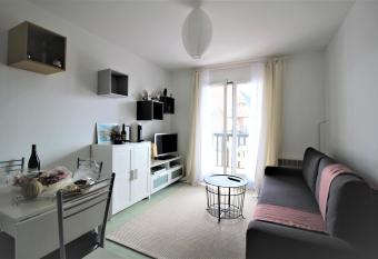 Charmante vill  giature    150m de la plage has Balcony rooms