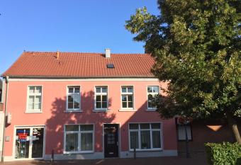 G  steapartment K  bel allows 18 year olds to book a room