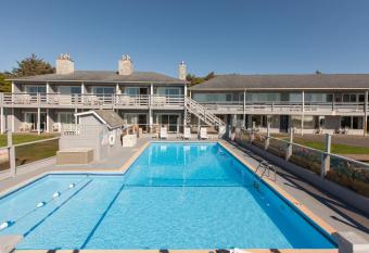 Sunset Surf Motel has Balcony rooms