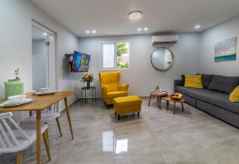 Eilot Street City Center Apartments by Stay Eilat allows 18 year olds to book a room