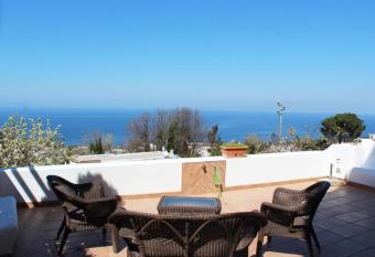 Maryhome has Balcony rooms