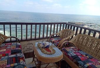 sporting sea view two bedroom appartement has rooms with a private hot tub