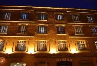 H  tel Raymond 4 Toulouse allows 18 year olds to book a room