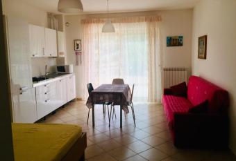 La Perla allows 18 year olds to book a room