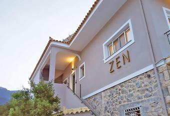 ZEN Minimal Luxury Housing Tyros has Balcony rooms