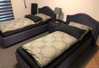 Messezimmer 4u allows 18 year olds to book a room