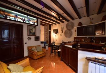 Casa Lorenza allows 18 year olds to book a room