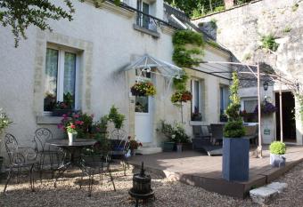 Clos Mariotte has Balcony rooms