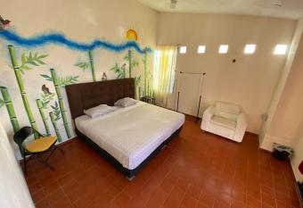 CASA BUGAMBILIAS has Balcony rooms