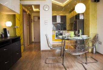 DERELLI Deluxe and DERELLI Adorable apartments allows 18 year olds to book a room