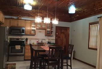 12 Fairway Avenue has Balcony rooms