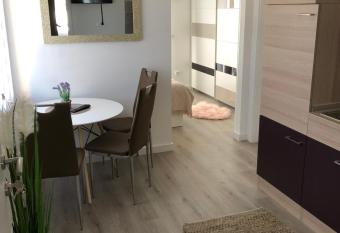 Apartman Gabriel Zadar allows 18 year olds to book a room