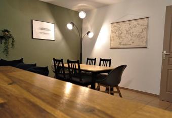 Appartement proche Cit   m  di  vale et centre ville - Parking priv   allows 18 year olds to book a room