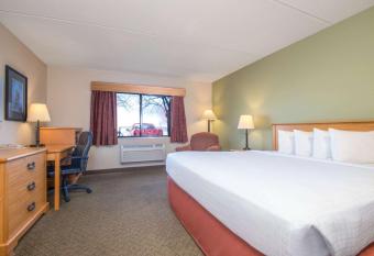AmericInn by Wyndham Pampa Event Center has Balcony rooms