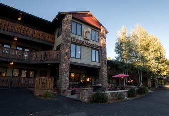 Silver Moon Inn has Balcony rooms