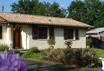 Gite Les Garbails allows 18 year olds to book a room