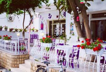 Agan Pension has Balcony rooms