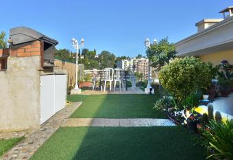 Jardin D Azur proche mer has Balcony rooms