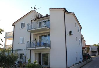 Apartment Zecevo Rtic 17129b has Balcony rooms