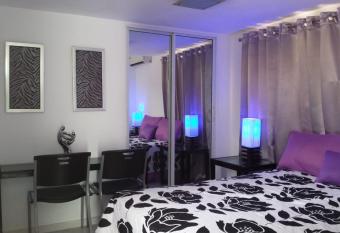 Invi Estudio has Balcony rooms