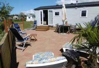 Chalet Joleen IJmuiden aan zee, vlakbij het strand has Balcony rooms