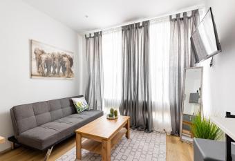 Budget Rooms West with Shared Kitchen allows 18 year olds to book a room