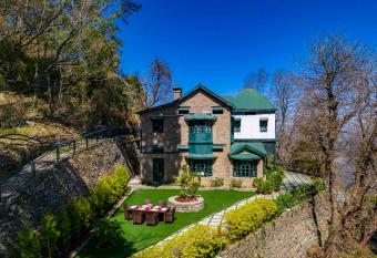 StayVista at Padam Hill- Pet Friendly Villa with Garden allows 18 year olds to book a room