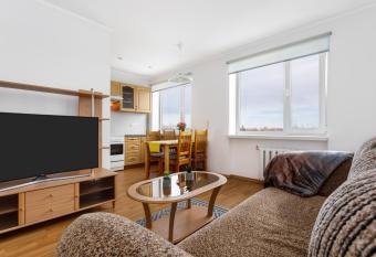 A. H. Tammsaare puiestee Apartement allows 18 year olds to book a room