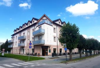 Wellness hotel Harmonie T  ebo   has Balcony rooms